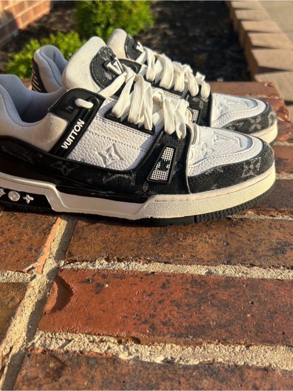 LV Trainer Shoes Men 9.5